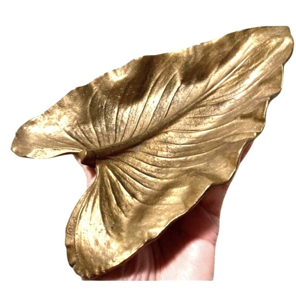 Virginia Metalcrafters Hand Cast Brass Signed 1940's Calla Lily leaf tray 8” - Picture 2 of 4